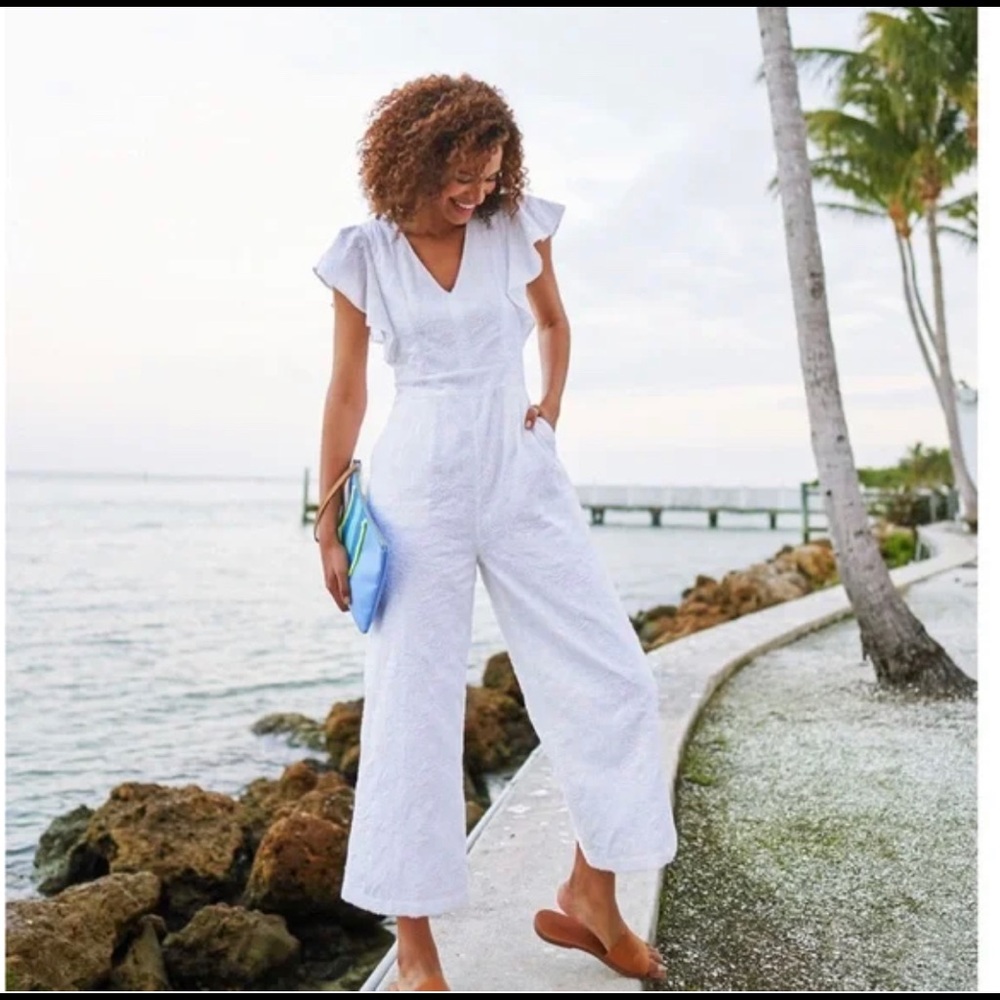 White Vineyard Vines embroidered jumpsuit, size 0